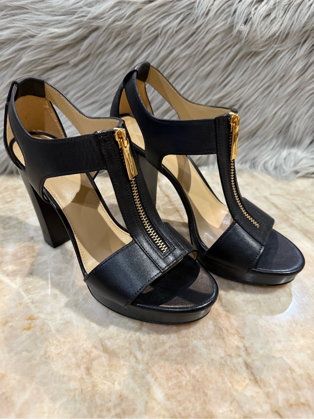 MICHAEL Michael Kors Women's Berkley Mid Platform T-Strap Sandals - Picture 3 of 12